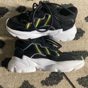 Adidas Ozweego -black/green -size 8 toddler